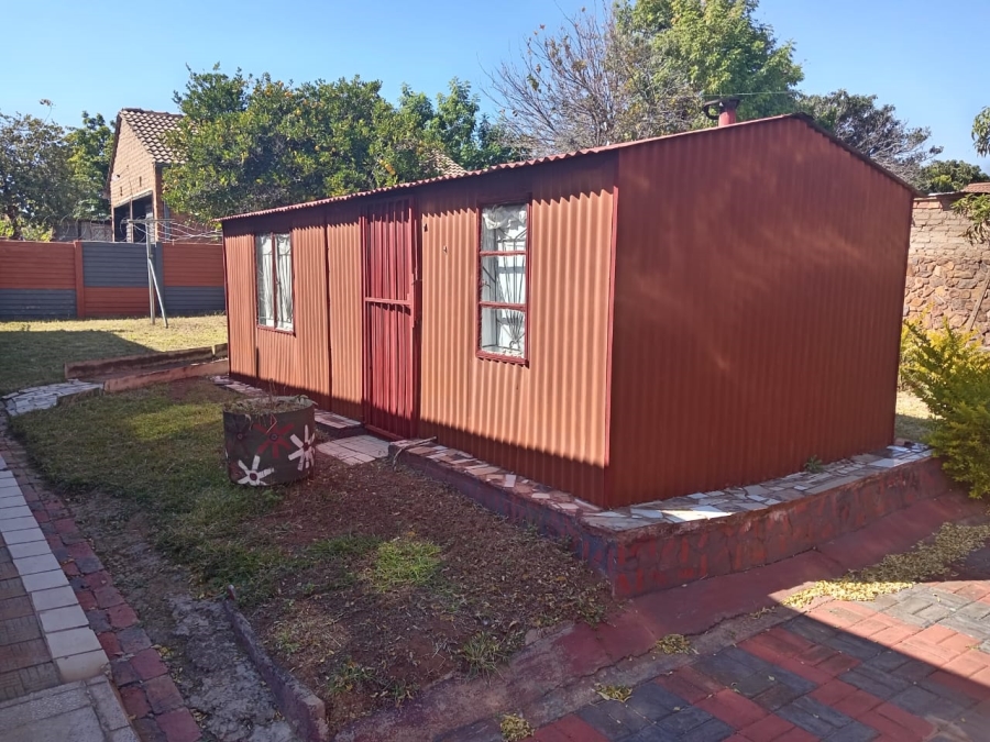 4 Bedroom Property for Sale in Mabopane Unit D North West